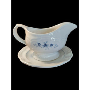 Pfaltzgraft Made in USA Poetry Glossy Gravy Boat with Under Plat